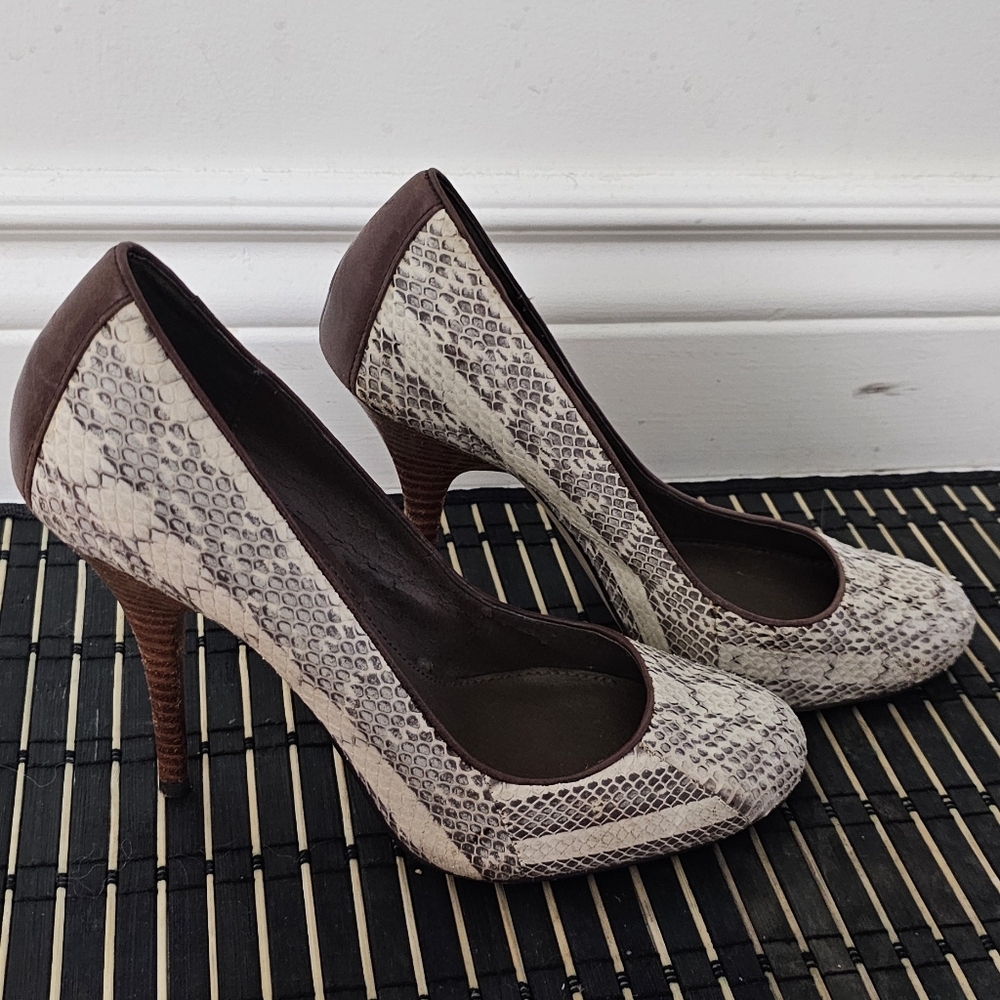 b. makowsky Snakeskin Pattern Heels